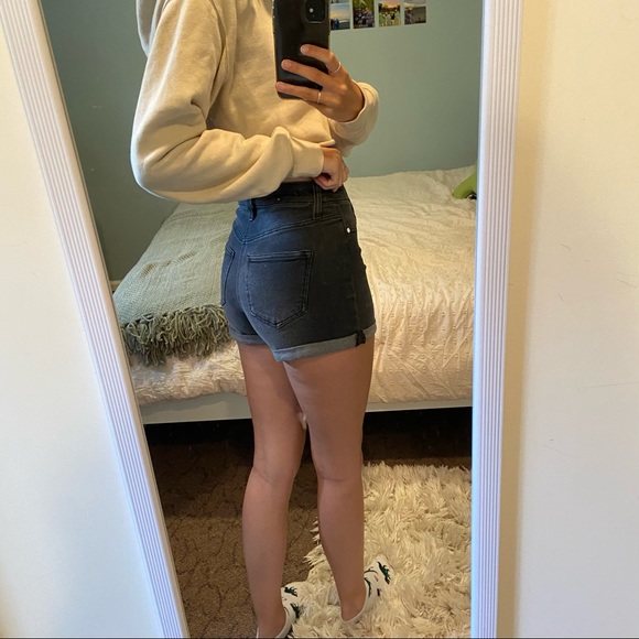 Grey high waisted shorts - Picture 4 of 4